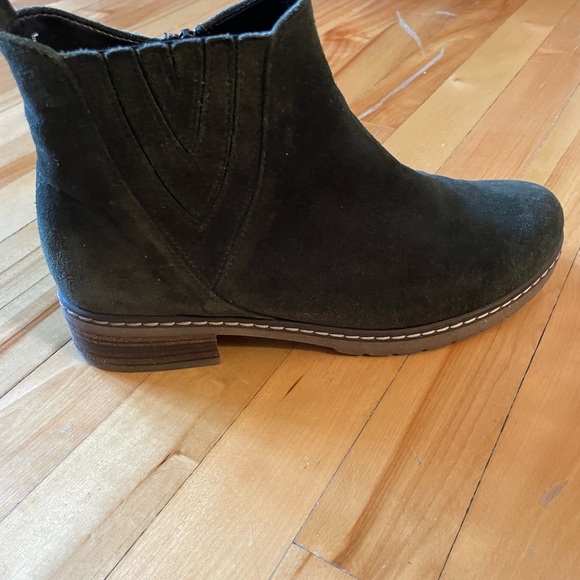 Chelsea Bootie in Green Suede - Picture 3 of 4